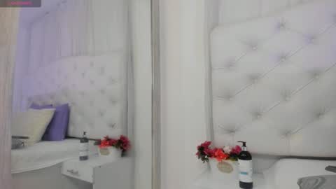    online show from 10/02/25, 12:23