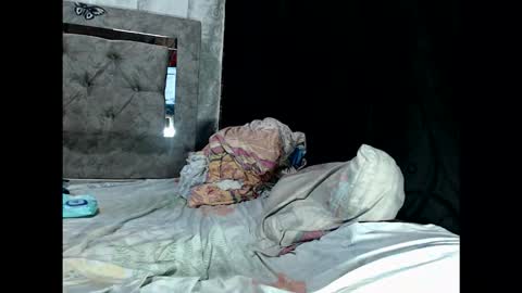 Snapshot of kamila_horney chatting on 02/18/26, 12:50 kamila_horney online show from 02/18/26, 12:50