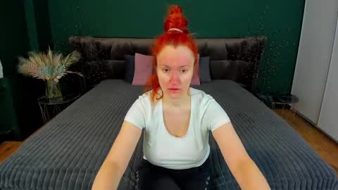 Snapshot of kamilahot25 chatting on 02/09/25, 05:43 kamilahot25 online show from 02/09/25, 05:43