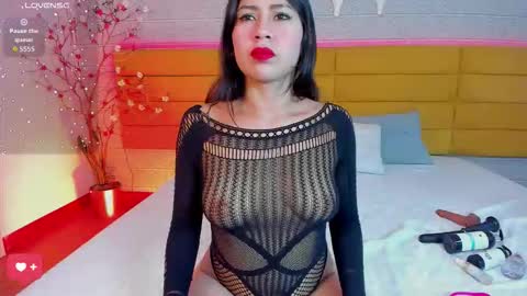 Snapshot of kamileblake chatting on 10/19/25, 09:48 online show from 10/19/25, 09:48