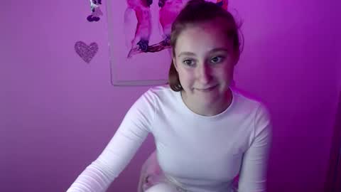 kamilla_love_ online show from 09/19/25, 02:40