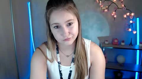 kamilla_love_ online show from 06/05/26, 12:11