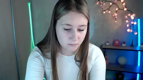 kamilla_love_ online show from 06/08/26, 11:54