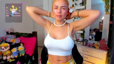 hello  Im Danni online show from 04/19/26, 06:10