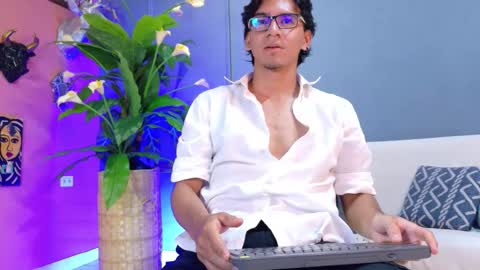 Snapshot of kane_del_toro chatting on 10/29/25, 01:35 kane_del_toro online show from 10/29/25, 01:35