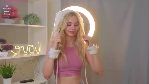 Alice online show from 10/14/25, 03:07