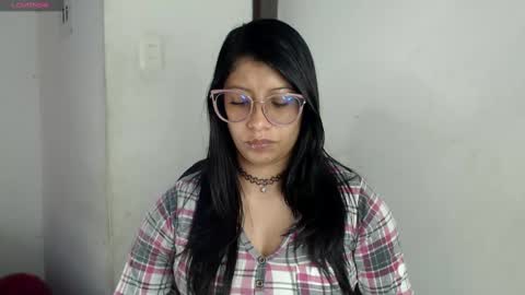 Snapshot of kanroji_mitsuri_11 chatting on 10/17/25, 07:38 Sanctuary online show from 10/17/25, 07:38