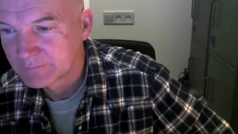 Robbie online show from 01/13/25, 05:23