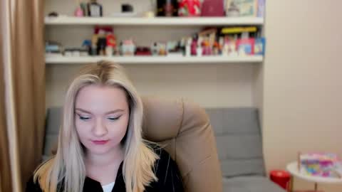 Snapshot of kara_smith_ chatting on 04/24/26, 11:18 Kara. Off from 15th till 24th of December online show from 04/24/26, 11:18