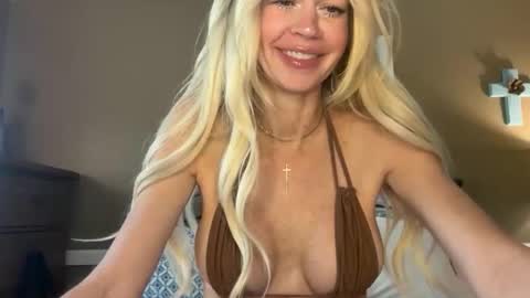 kara online show from 10/19/25, 03:12