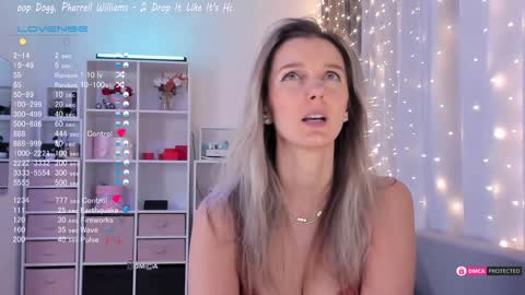 Julia online show from 02/05/25, 08:14