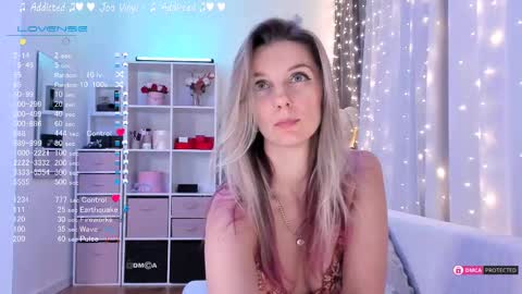 Julia online show from 03/03/25, 10:52