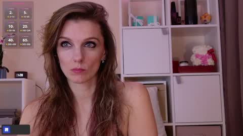 Julia online show from 04/05/26, 08:28