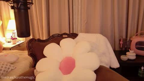 I am here around 5am GMT karathemagic online show from 12/21/25, 03:41