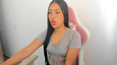 Snapshot of karely_sweet_ chatting on 05/20/26, 02:12 karely_sweet_ online show from 05/20/26, 02:12