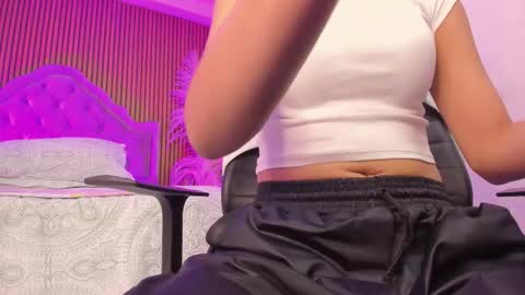 Snapshot of karelymitchel chatting on 02/08/26, 01:25 Karely online show from 02/08/26, 01:25