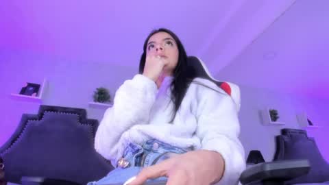 Karely online show from 04/19/26, 12:04