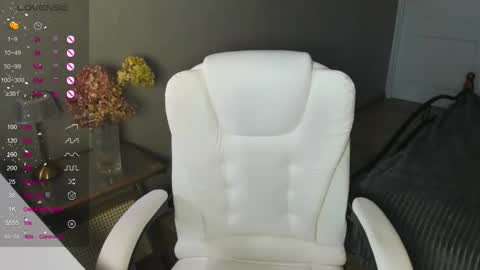 Karen online show from 11/05/25, 03:06