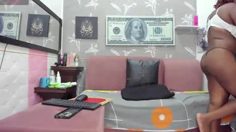 Snapshot of karenbis chatting on 01/30/25, 11:45 Karen online show from 01/30/25, 11:45