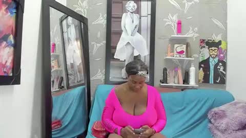 Snapshot of karenbis chatting on 02/18/26, 07:43 Karen online show from 02/18/26, 07:43