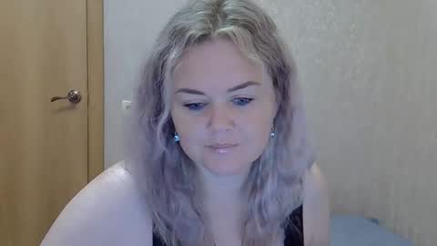 karennelsonx online show from 09/11/25, 10:59