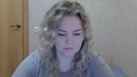 karennelsonx online show from 12/01/25, 11:15