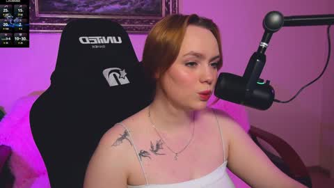 Snapshot of kari_lunna chatting on 12/08/24, 03:32 Karoline online show from 12/08/24, 03:32