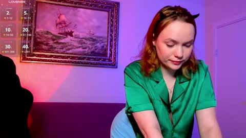 Snapshot of kari_lunna chatting on 12/14/24, 04:45 Karoline online show from 12/14/24, 04:45