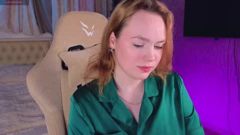 Snapshot of kari_lunna chatting on 01/17/25, 03:12 Karoline online show from 01/17/25, 03:12