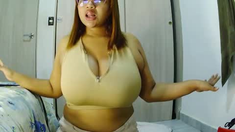 Snapshot of karihotson chatting on 02/26/26, 05:06 kari online show from 02/26/26, 05:06