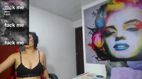 Snapshot of karime_sexygirl chatting on 01/24/25, 07:39 Karime online show from 01/24/25, 07:39