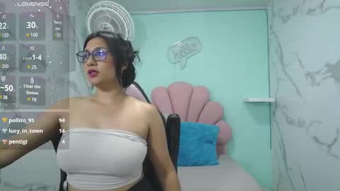 Snapshot of karime_sexygirl chatting on 01/28/25, 05:56 Karime online show from 01/28/25, 05:56