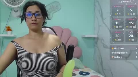 Snapshot of karime_sexygirl chatting on 02/02/25, 10:06 Karime online show from 02/02/25, 10:06