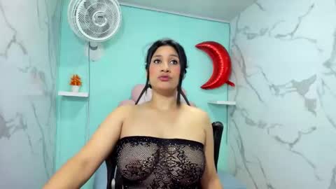 Snapshot of karime_sexygirl chatting on 09/23/25, 11:13 Karime online show from 09/23/25, 11:13