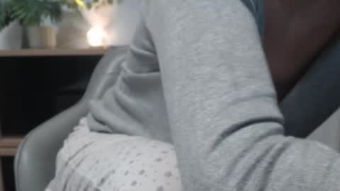 Snapshot of karin_lover chatting on 10/17/25, 06:16 You can call me K  online show from 10/17/25, 06:16