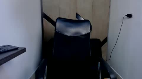 karina_aurora online show from 02/11/25, 05:58