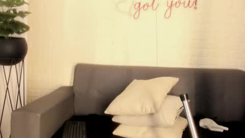 Kari online show from 12/22/25, 11:29