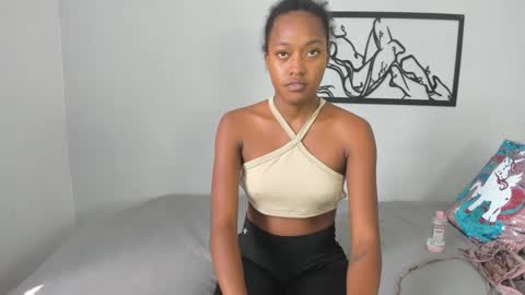 Snapshot of karina_lopez7 chatting on 10/06/25, 02:03 karina_lopez7 online show from 10/06/25, 02:03