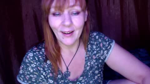 Snapshot of karina_ren chatting on 12/21/24, 06:55 Karina online show from 12/21/24, 06:55