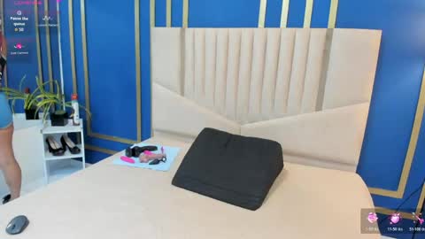 Karina  online show from 04/23/26, 12:04