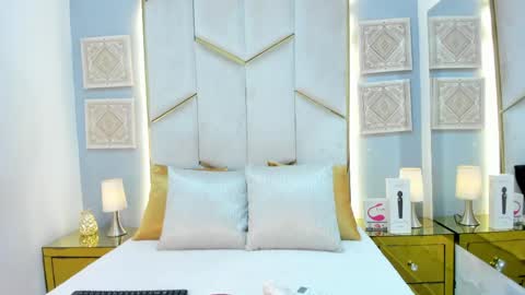 karinaacox online show from 04/04/26, 12:35