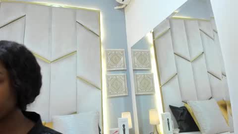 karinaacox online show from 04/22/26, 12:28