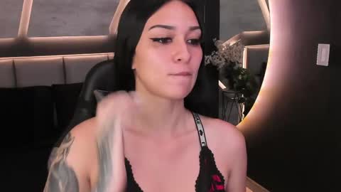 karinadollfire online show from 04/22/26, 07:59