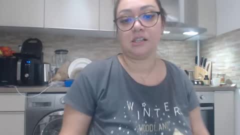 Snapshot of karinmcqueen chatting on 12/24/24, 10:33 Karin online show from 12/24/24, 10:33