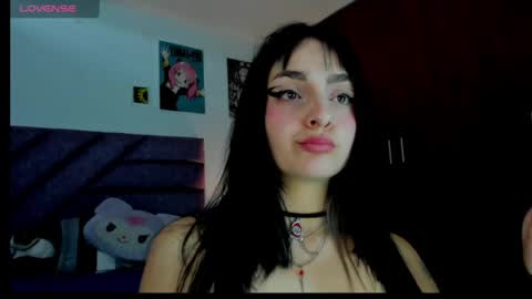 Snapshot of karinna__raven chatting on 05/28/26, 09:45 KARINNA RAVEN online show from 05/28/26, 09:45
