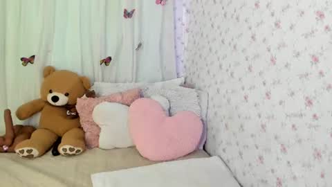 Snapshot of karinna_ebony chatting on 06/27/26, 12:22 karinna_ebony online show from 06/27/26, 12:22