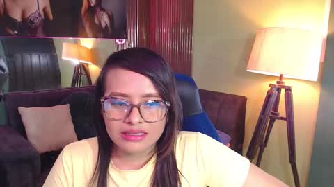 Snapshot of karla_al1 chatting on 10/20/25, 06:52 KARLA online show from 10/20/25, 06:52
