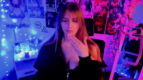 Karla online show from 11/13/25, 01:43