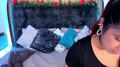 Karla Gonzaless online show from 01/06/26, 06:11