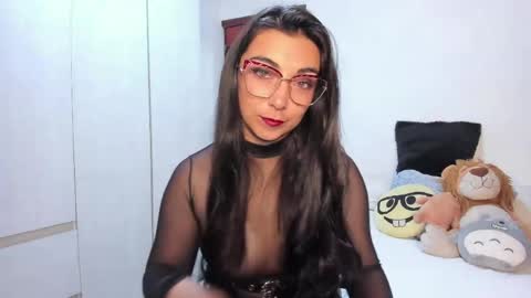 Snapshot of karla_hernandez chatting on 05/28/26, 10:45 Karla online show from 05/28/26, 10:45
